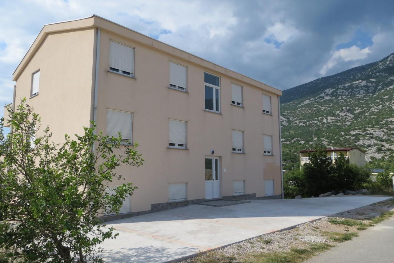 Mungos Apartment Cesarica Exterior foto